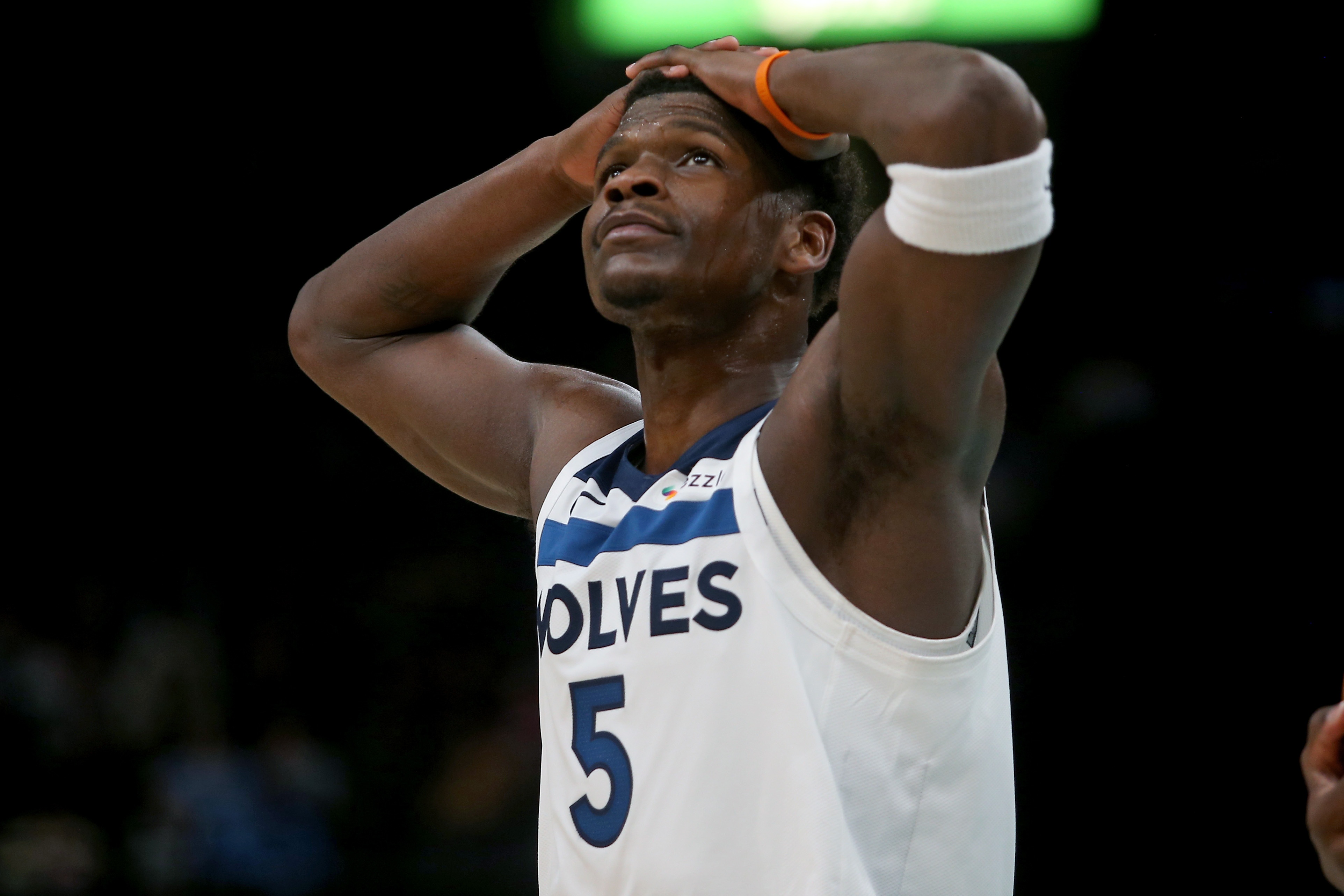 世界杯官方app-毫无状态！爱德华兹15中3&amp;三分球7中0仅拿8分2板3助2断1帽